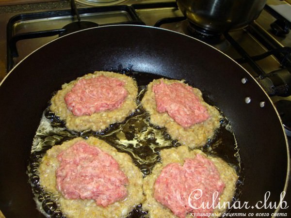 Гречнево - баклажановые оладики с соусом и с начинкой