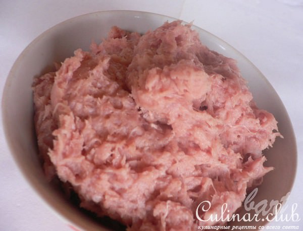 Паста с пряными шариками из крем-фарша.