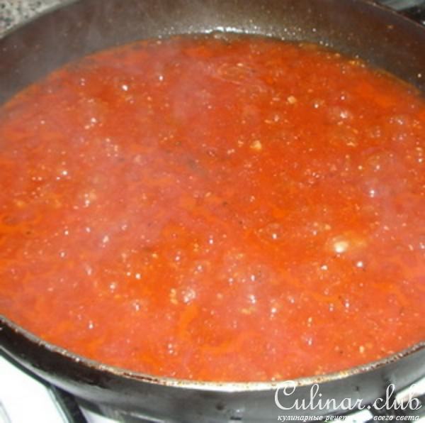 Ракушки фаршированные под томатным соусом