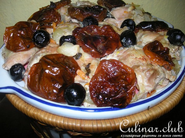 Куриное мясо в горшочке