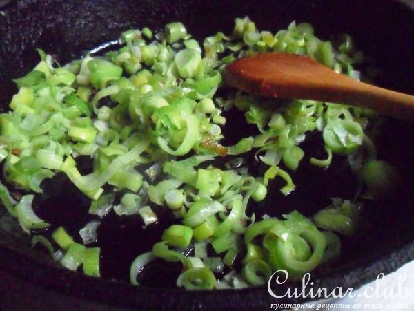 Куриные оладьи с кабачком и пореем