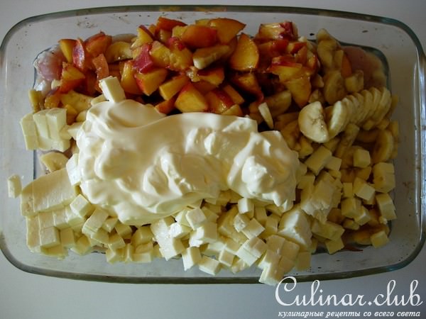 Курица с фруктами,сыром и легким ароматом вина