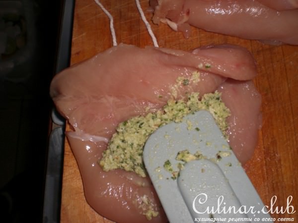 Куриные грудки начинённые кокосовым песто( Дуэль)