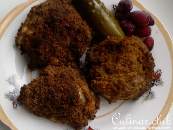 Куриные бёдрышки в пряной панировке.