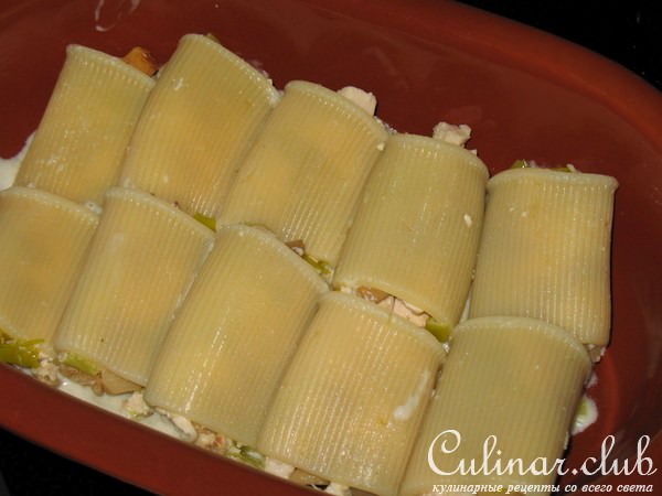 Канеллони с курицей и грибами