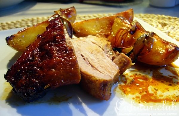 Индюшка в вермуте с карамелизованным луком и картошкой