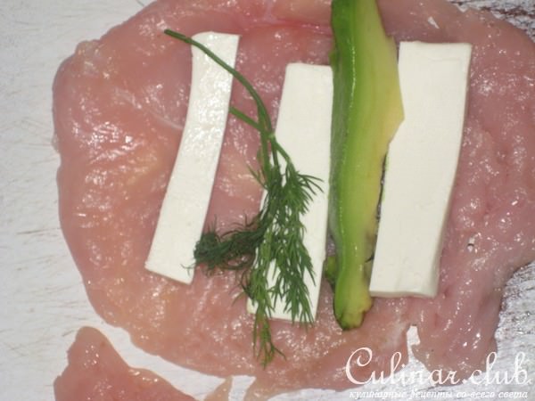 Рулетики куриные с заморской начинкой.