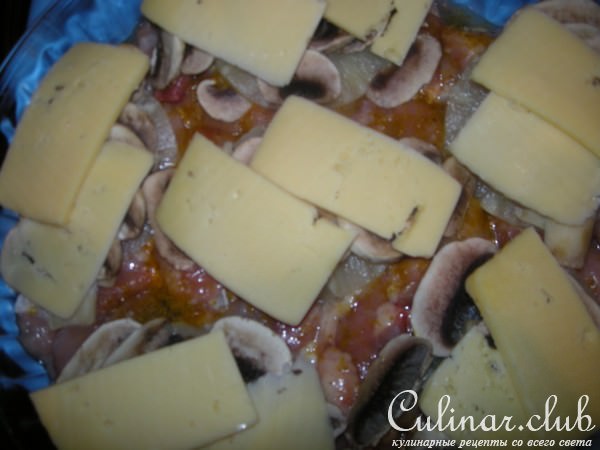 Курица с ананасами и грибами