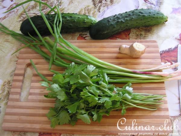 Куриные отбивные в хрустящей панировке с огуречной райтой. Лайт-вариант.