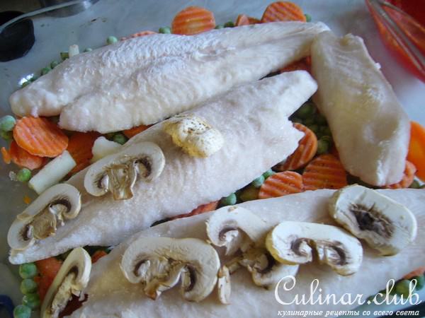 Рыба тушеная с овощами и грибами
