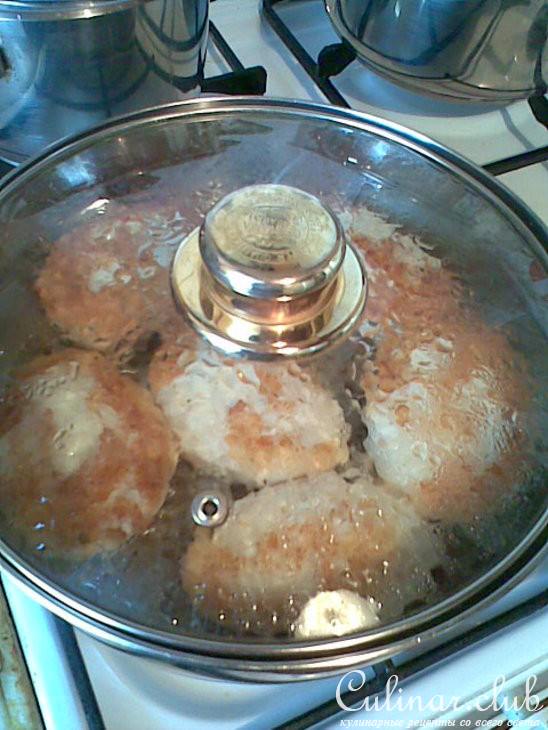 Котлетки из пангасии с укропным соусом