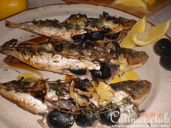 Макрель запеченная на гриле с тимьяном и маслинами