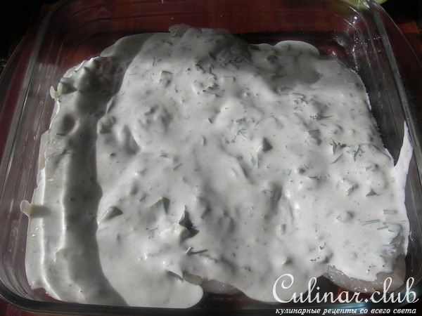 Морской окунь со сметаной и лаймом