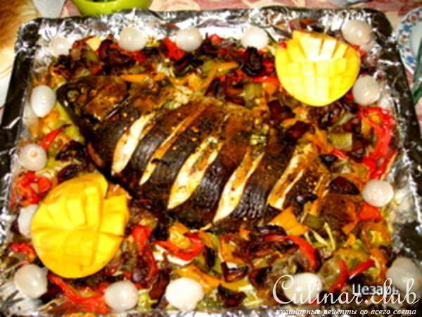 Карп с сельдереем и овощами.