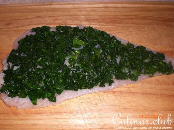 Запеченая рыба с маслинами и шпинатом