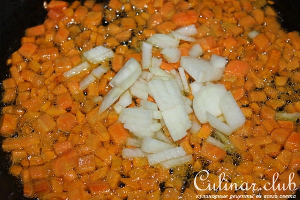 Нежная куриная печень тушеная в красном вине