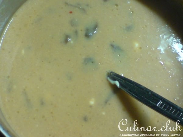 Мясо с овощами под грибным соусом