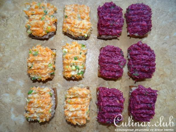 Закусочные тосты с овощами и сардиной