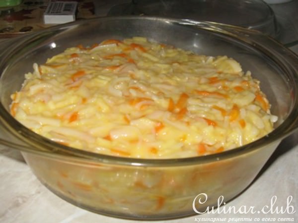 Сладкая запеканка из лапши с морковью и яблоками