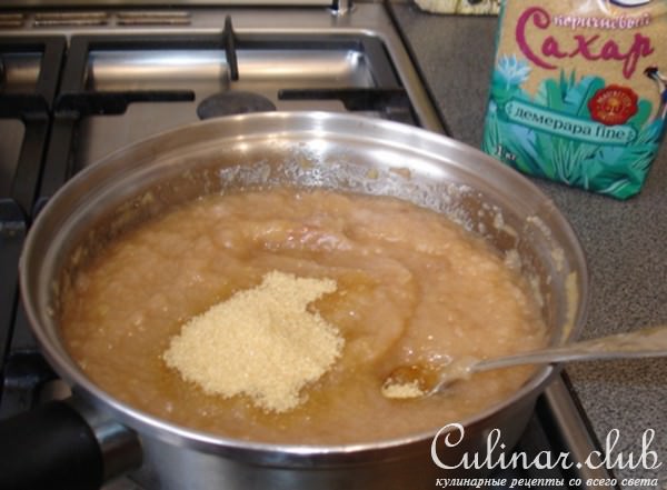 Яблочная пастила с орехами.