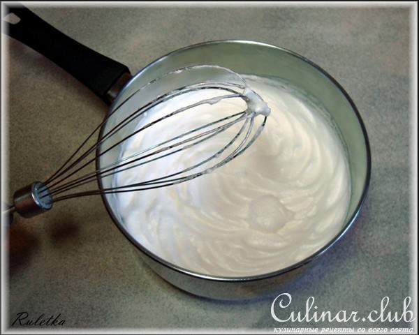 Шоколадная нуга с миндалём, фундуком и инжиром.