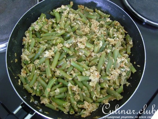 Стручковая фасоль с яйцом