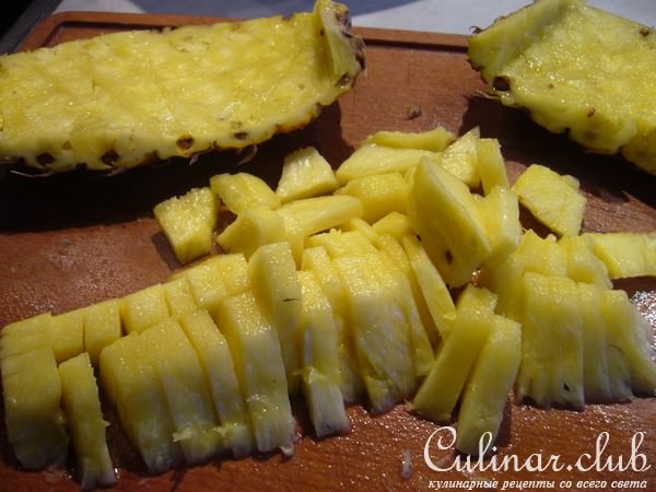 Тушеная квашеная капуста с вином и ананасами