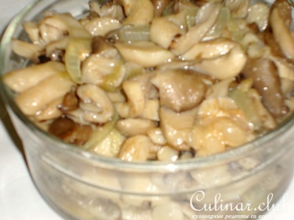 Кабачки с грибами и перцем