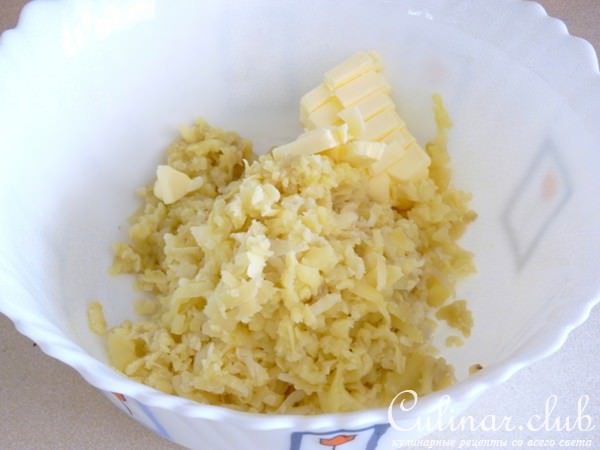Картофельные лангоши с брынзой.
