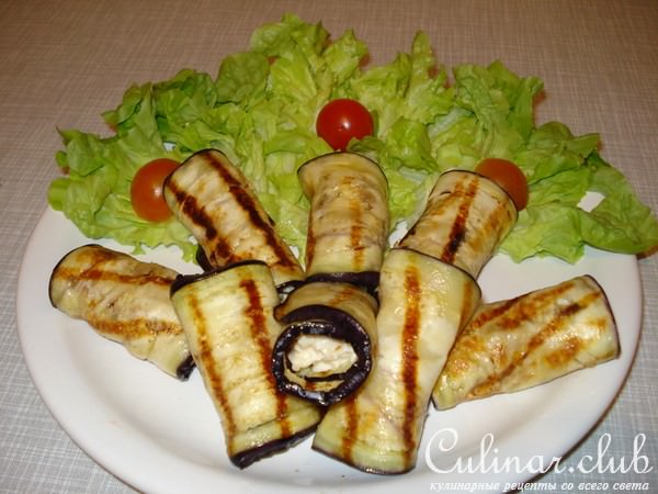Рулетики из баклажанов с курицей