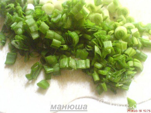 Макаронные маффины с салями и зелёным горошком