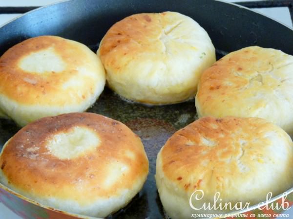 Картофельные лангоши с брынзой.