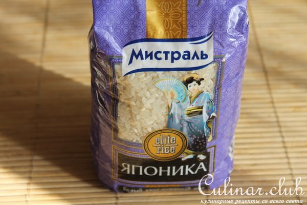 Киноа с имбирным соусом в рисовых корзиночках