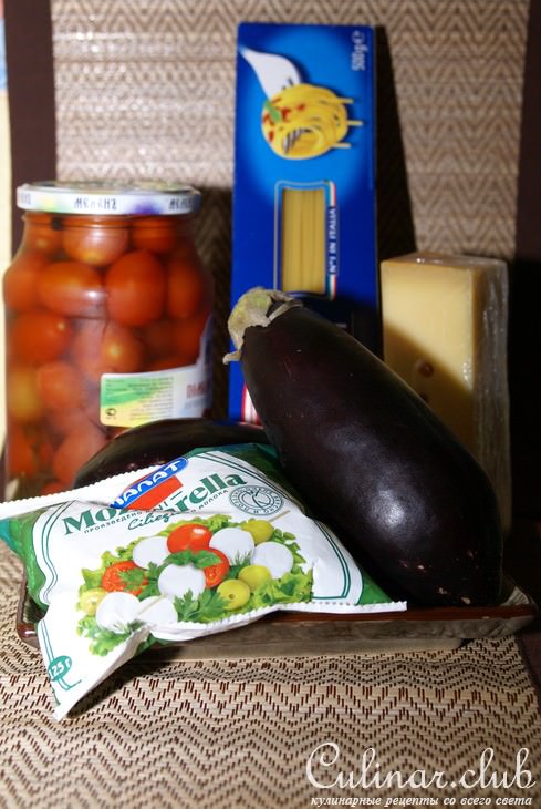 Роллы из баклажанов со спагетти с сыром