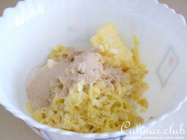 Картофельные лангоши с брынзой.