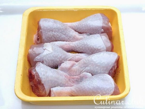 Куриные голени в чесночных сухарях с молодым картофелем