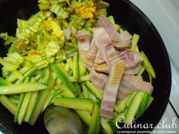 Крепес с сыром и кабачками.