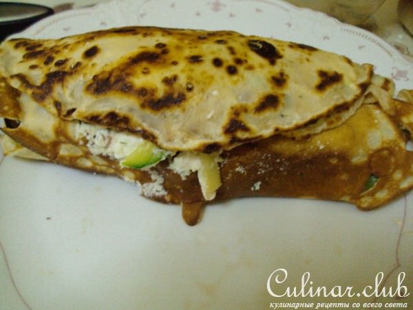 Крепес с сыром и кабачками.