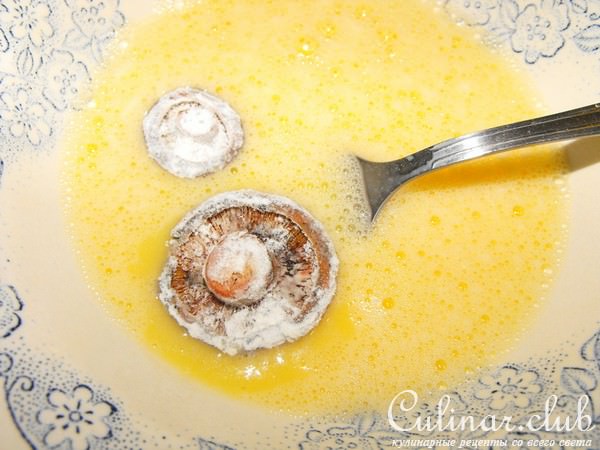 Мясные отбивные из рыжиков.