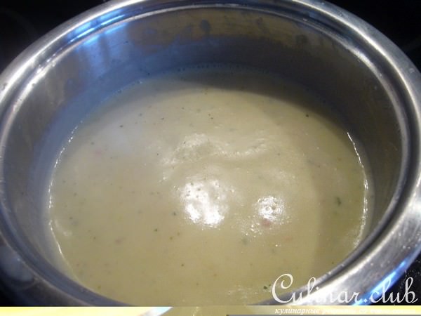 Морской коктейль со шпинатом под соусом бешамель