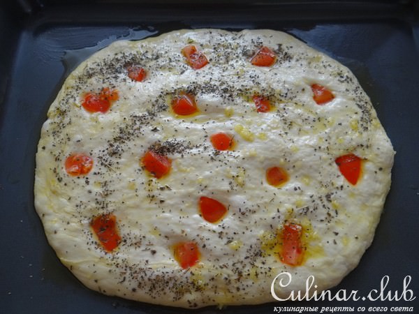 FOCACCIA (Итальянская лепешка Фокачча) с чесночным маслом, помидором и базиликом