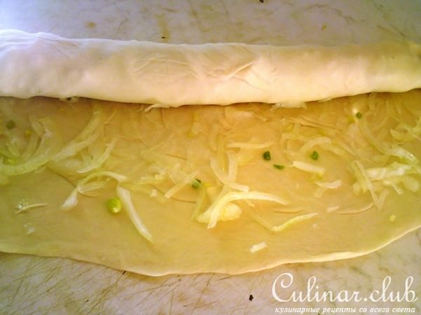Фатир слоенный с луком (фм "хлеб")-