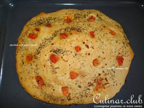FOCACCIA (Итальянская лепешка Фокачча) с чесночным маслом, помидором и базиликом