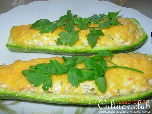 Кабачки, фаршированные творогом