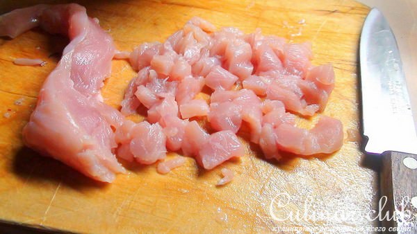 Террин из курицы с фисташками под сырной корочкой.