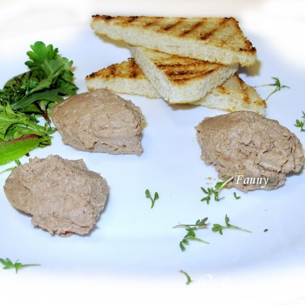 Альба (куриный паштет с трюфельным маслом)