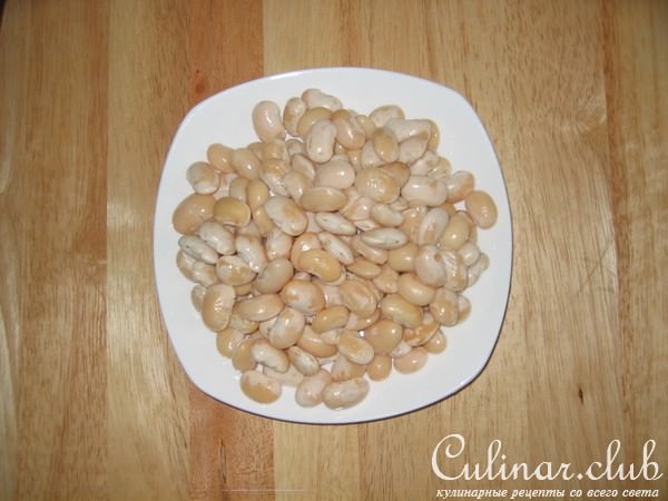 Салат с фасолью и чесноком