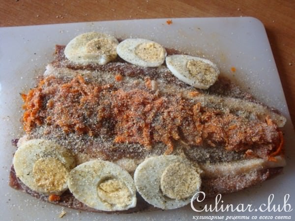 Рулет из скумбрии с салом