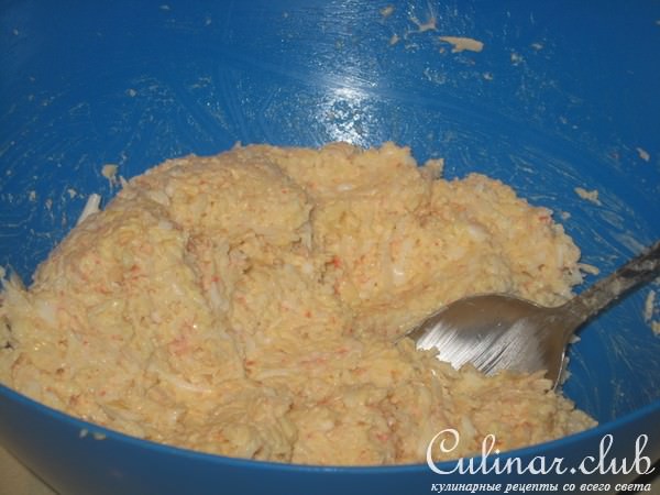Шарики из крабовых палочек.