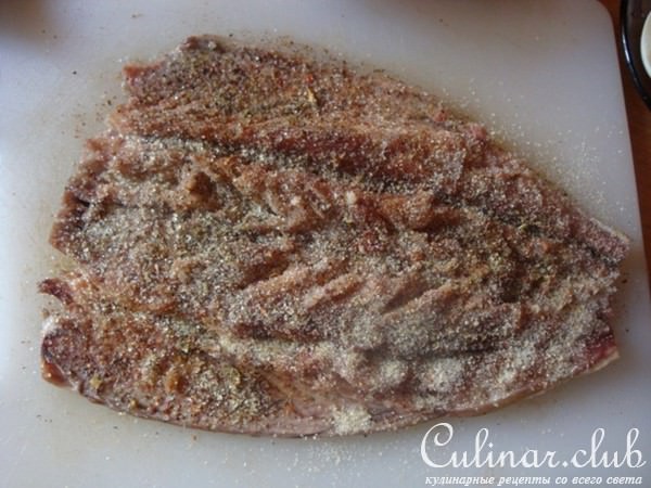 Рулет из скумбрии с салом